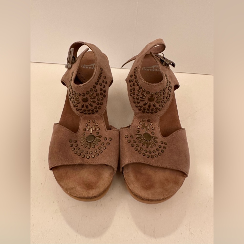 Dansko Deandra Sandals size 40 Bronce Boho Leather Studded Slingback Shoes Women